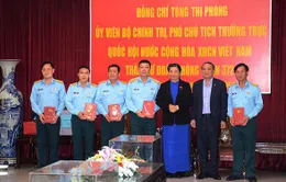 Phó Chủ tịch Thường trực Quốc hội thăm các đơn vị quân đội Đà Nẵng