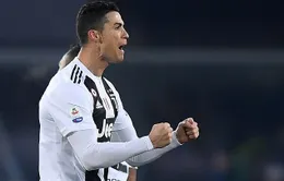 Lao vào từ băng ghế dự bị, Ronaldo cứu rỗi Juventus