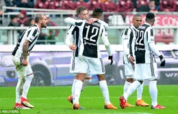 ĐKVĐ Juventus soán ngôi đầu Serie A sau trận derby thành Turin