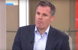 Carragher bị "treo giò" trên sóng truyền hình vì nhổ nước bọt vào con gái CĐV Man Utd