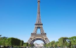 Pháp: Tháp Eiffel tạm đóng cửa do đình công