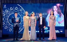 Người đẹp làng thiết kế thời trang Nhật Phượng đấu giá từ thiện đầm dạ hội