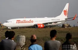 Nepal: Máy bay chở 139 người gặp sự cố, trượt khỏi đường băng