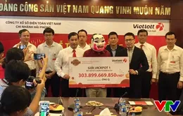 Vietlott trao giải hơn 303 tỷ đồng cho khách hàng trúng thưởng