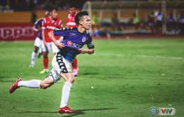 Ngược dòng thành công, CLB Hà Nội bất bại lượt đi V.League 2018