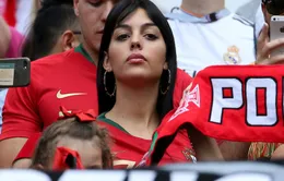 Bạn gái nóng bỏng của Ronaldo lần đầu xuất hiện trên khán đài FIFA World Cup™ 2018