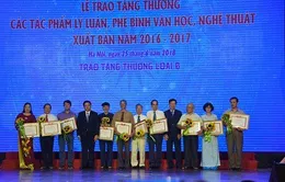 Trao giải thưởng tác phẩm văn học nghệ thuật