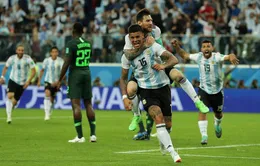 Vì sao trọng tài không thổi penalty dù người hùng ĐT Argentina để bóng chạm tay rõ ràng?