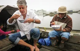 Những hình ảnh đáng nhớ về siêu đầu bếp Anthony Bourdain tại Việt Nam