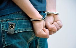 Một cậu bé 11 tuổi bị bắt giữ tại Anh vì tội mưu sát