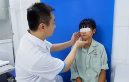 Giải thoát một bé gái khỏi khuôn mặt đầy sẹo do ngã úp mặt vào lửa
