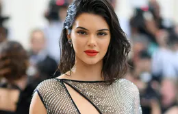 Sau phát ngôn gây shock, Kendall Jenner khiến cộng đồng người mẫu nổi giận