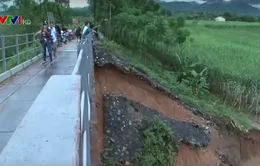 Nguy cơ sập cầu Chôm Lôm, Nghệ An do mưa lũ