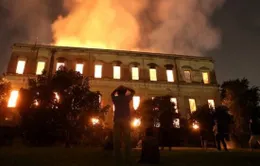 Brazil điều tra vụ cháy thiêu rụi Viện Bảo tàng Quốc gia 200 năm tuổi