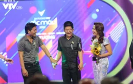 Bé Bôm hạnh phúc nhận giải tại VTV Awards 2018