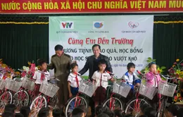 Món quà đầu năm đến với các em học sinh Quảng Trị