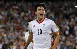 VIDEO: Sardar Azmoun đánh đầu cận thành mở tỉ số ở phút 38