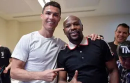 Mayweather ăn mừng chức vô địch Siêu Cúp Italia cùng Ronaldo và Juventus