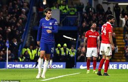 Morata làm mặt "đưa đám" trả đũa huyền thoại Chelsea