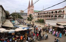 Ngày mua sắm sôi động tại chợ phiên truyền thống ở Togo