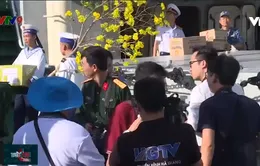 Mang mùa xuân ấm từ đất liền đến với nhà giàn DK1