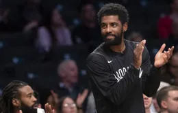 Kyrie Irving gặp chấn thương trong trận ra mắt đội bóng mới