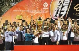 CLB Hà Nội tưng bừng nâng cúp vô địch V.League 2019