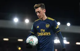 Trở lại ấn tượng, Mesut Ozil cảm ơn người hâm mộ Arsenal