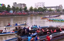 Sóc Trăng nhộn nhịp lễ hội đua ghe ngo