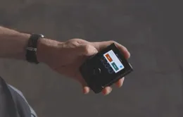Cận cảnh Motorola Razr 2019: "Đắt có xắt ra miếng?"