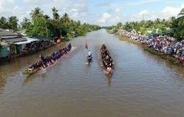 Tưng bừng đua ghe Ngo mừng lễ hội Oc Om Boc