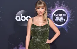 AMAs 2019: Taylor Swift đẹp không tì vết trên thảm đỏ