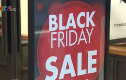 Nhiều cửa hàng, trung tâm thương mại “chạy đua” khuyến mãi dịp Black Friday