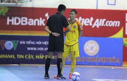 Tuyển thủ futsal Việt Nam bị cảnh cáo vì hành vi ngồi trên bóng buộc giày