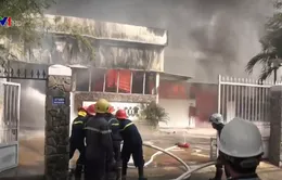 Cháy kho gỗ bên cạnh cơ sở kinh doanh gas tại Đà Nẵng