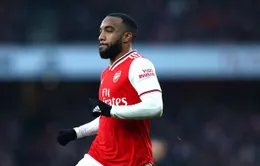 Lacazette nên thấy xấu hổ vì hành động của mình