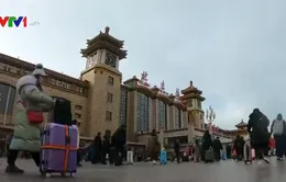 Hàng nghìn người Trung Quốc ùn ùn đổ về quê ăn Tết