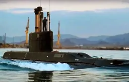 Iran ra mắt mẫu tàu ngầm mới tự chế tạo