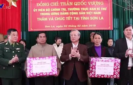 Đồng chí Trần Quốc Vượng thăm, chúc Tết tại Sơn La