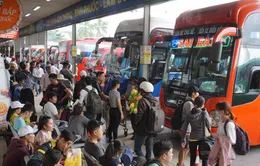 Nhà ga và bến xe không được để hành khách nào ở lại sau đêm 30 Tết