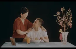 Dương Edward ra mắt MV hát về nỗi lòng người con xa quê nhớ mẹ ngày Tết