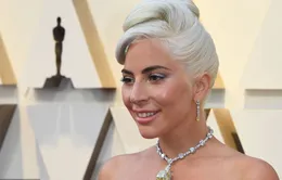 Lady Gaga khoe trang sức kim cương khủng trên thảm đỏ Oscar