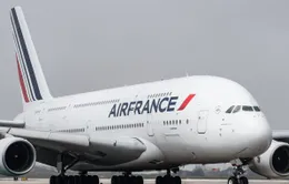 Máy bay Air France hạ cánh khẩn cấp do trục trặc động cơ