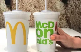 Khách hàng McDonald's phàn nàn ống hút giấy không đảm bảo chất lượng