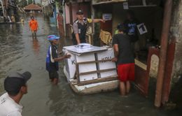 Indonesia sơ tán người dân vì lũ lụt