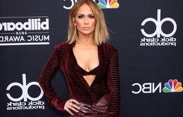 Ở tuổi 49, Jennifer Lopez vẫn nóng bỏng trong phim mới