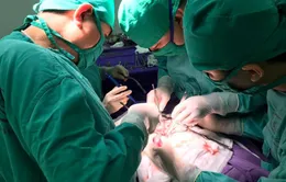 Bé gái phải cắt bỏ thận sau 1 tuần tiểu buốt, tiểu khó