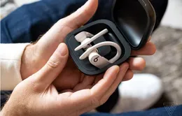 Apple trình làng tai nghe Powerbeats Pro cho người yêu thể thao
