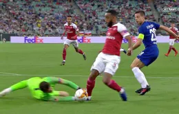 Arsenal không được hưởng phạt đền trong tình huống Lacazette ngã trong vòng cấm: Vì sao?