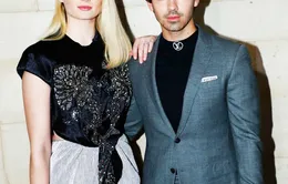 Vỏ kẹo trong đám cưới của Joe Jonas được đấu giá lên tới hơn 1.000 USD